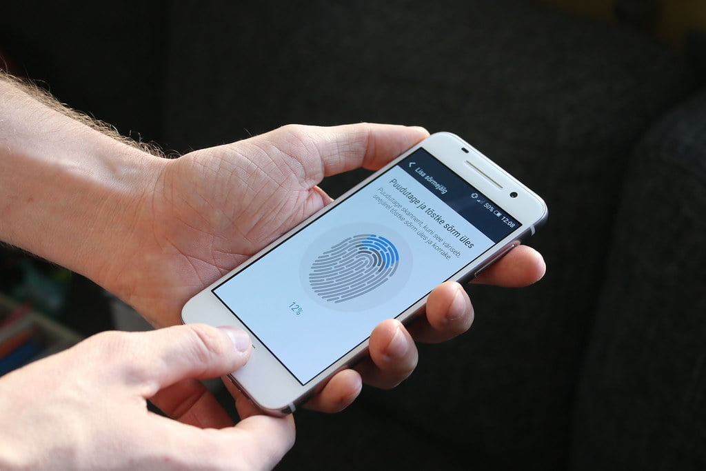 How to fix fingerprints not recognized on your smartphone